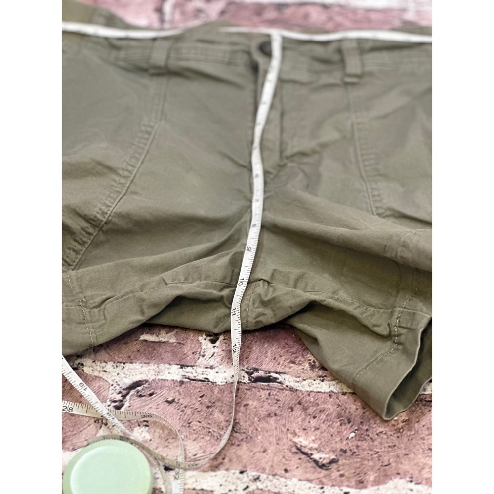 Lee Relaxed Fit Mid Rise Cargo Shorts Olive Green Women's Size 10 Summer Staple - Picture 12 of 13